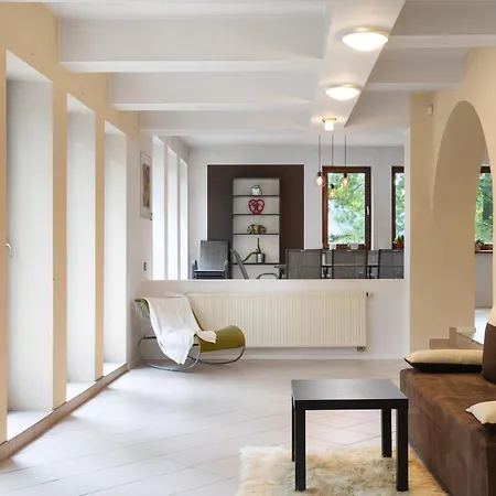 Golden - Cozy Family With Garden & Sauna, Villa