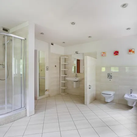 Golden - Cozy Family With Garden & Sauna, Villa