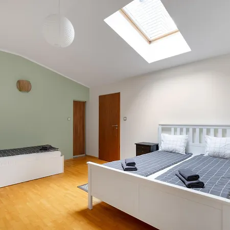 Villa Golden - Cozy Family With Garden & Sauna,