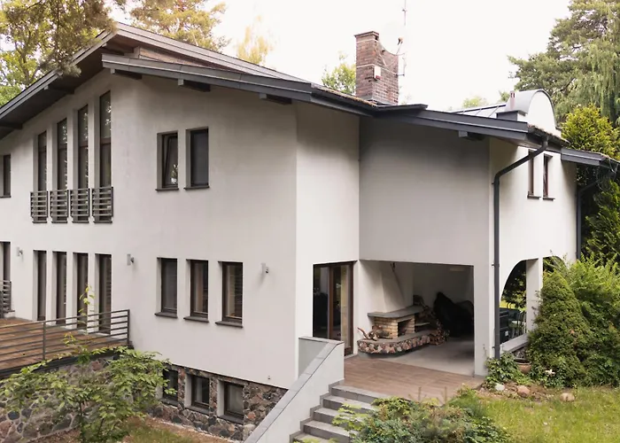 Villa Golden - Cozy Family With Garden & Sauna, Konstancin-Jeziorna